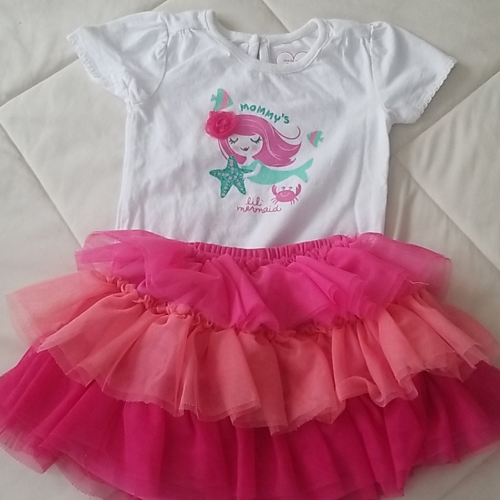 S/S Onesie with Matching TuTu - 12-18 Months